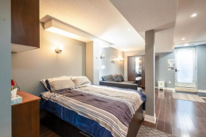 Affordable Private Suite, Near Airport, Free Parking